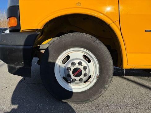 Used 2021 GMC Savana 3500 Extended w/ Power Convenience Package image 7