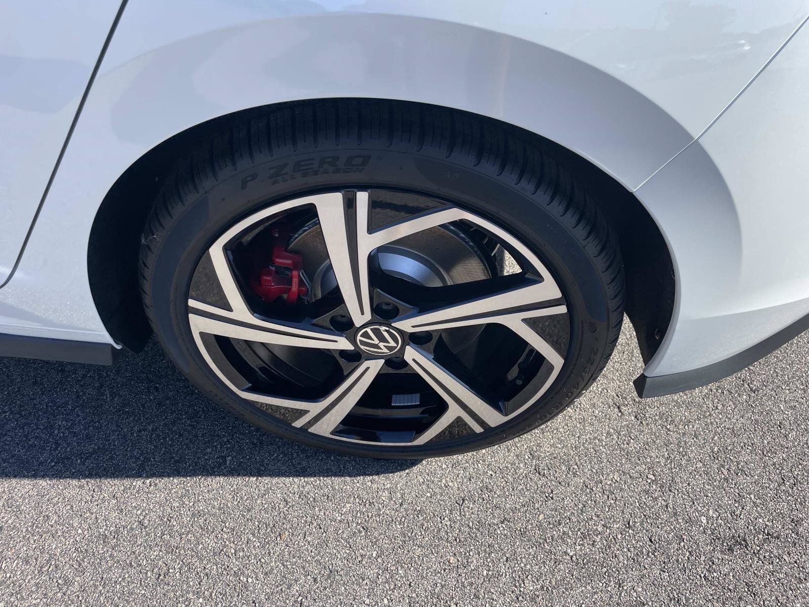 New 2026 Volkswagen GTI SE FWD image 5