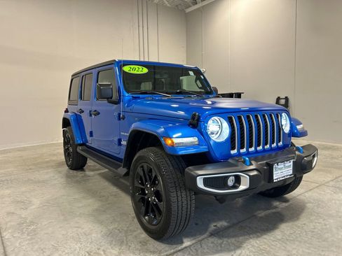 Used 2022 Jeep Wrangler Unlimited Sahara w/ Dual Top Group image 4