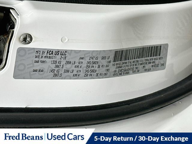 Used 2018 Chrysler Pacifica Limited w/ Tire & Wheel Group FWD image 42