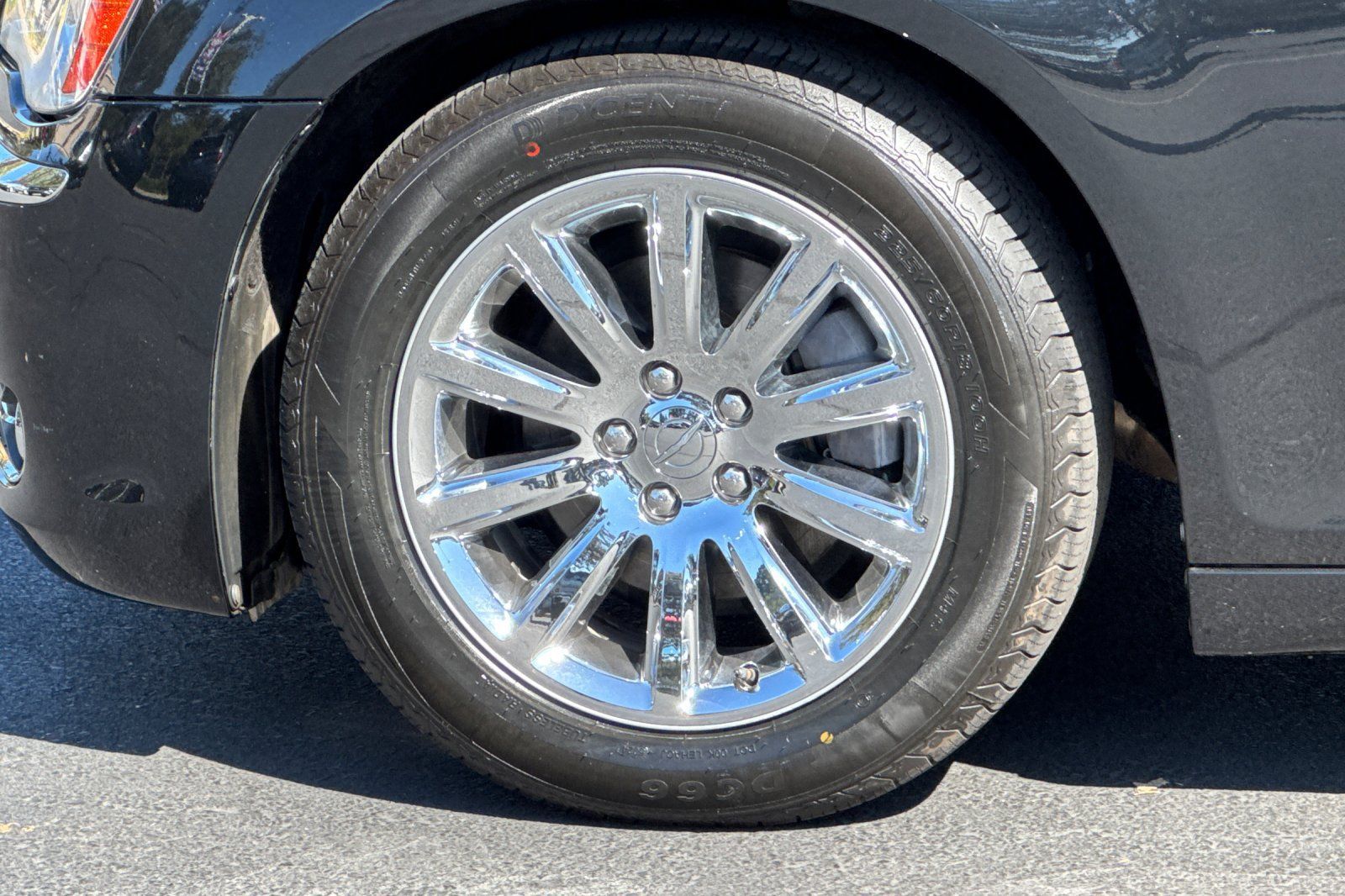 Used 2013 Chrysler 300 C RWD image 32