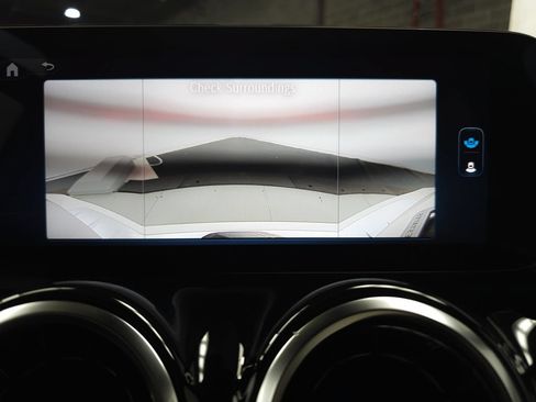 Certified 2026 Mercedes-Benz GLB 250 4MATIC image 18