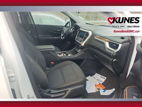 Used 2023 GMC Acadia SLE image 15