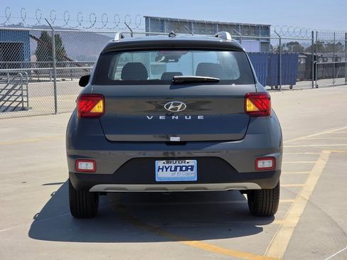 New 2025 Hyundai Venue SEL image 6