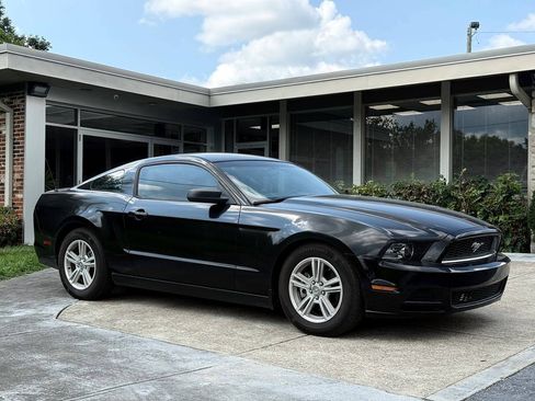 Used 2014 Ford Mustang Coupe RWD image 3