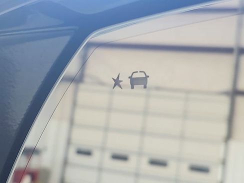 Used 2023 GMC Yukon XL AT4 AWD/4WD image 21