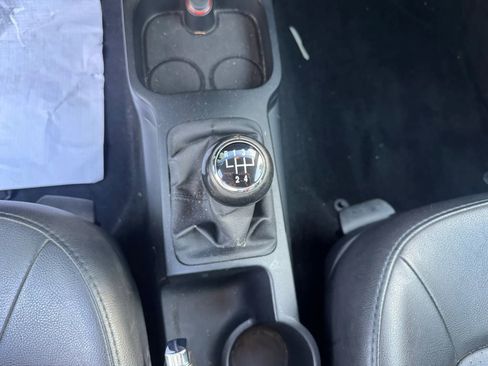 Used 2009 Volkswagen Beetle S image 17