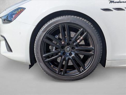 Used 2023 Maserati Ghibli Modena Q4 image 23