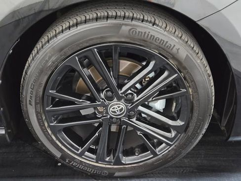 Used 2025 Toyota Camry SE image 9