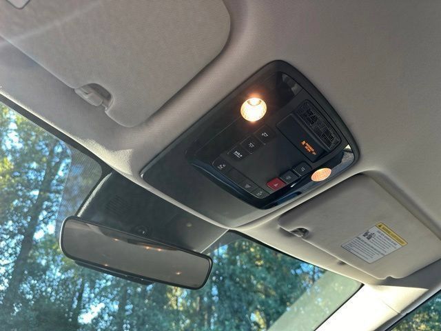 Used 2026 Kia Carnival LXS FWD image 35