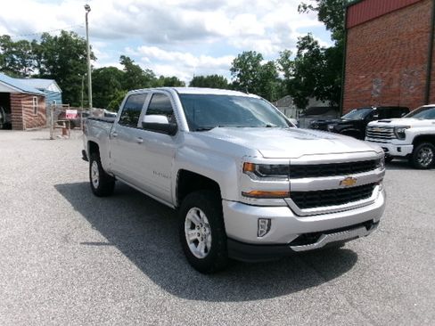 Used 2018 Chevrolet Silverado 1500 LT w/ All Star Edition AWD/4WD image 1