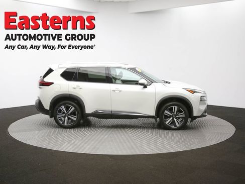 Used 2023 Nissan Rogue SL w/ SL Premium Package image 48