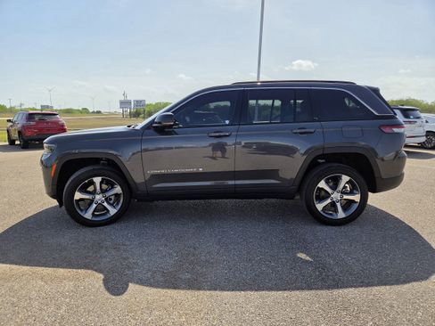 New 2026 Jeep Grand Cherokee Limited RWD image 4