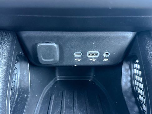 Used 2021 Chevrolet TrailBlazer LT w/ Sun and Liftgate Package image 37