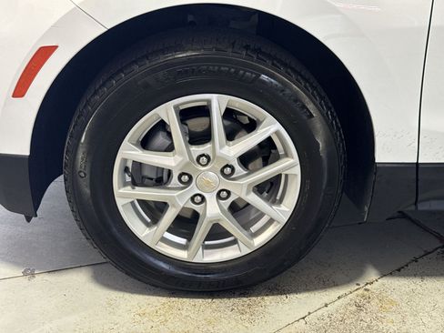 Used 2024 Chevrolet Equinox LT FWD image 13