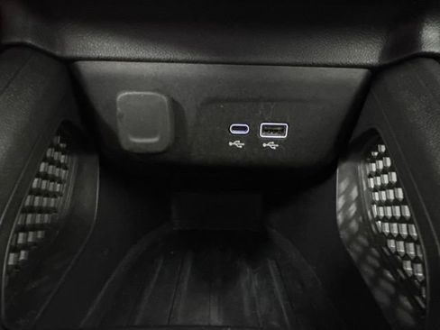 Used 2025 Chevrolet TrailBlazer LT AWD/4WD image 18