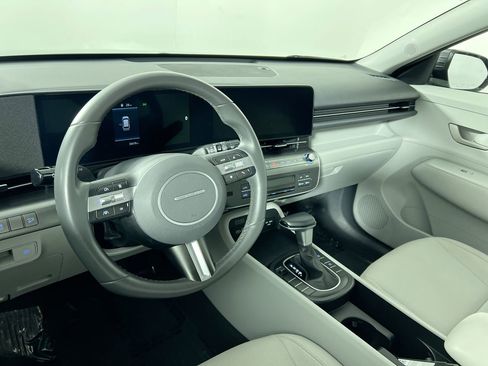 Used 2025 Hyundai Kona SEL image 28