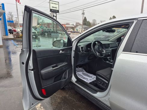 Used 2022 Kia Sportage LX w/ LX AWD Value Edition Package image 9