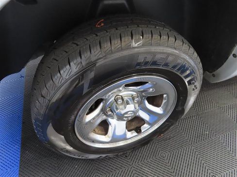 Used 2015 RAM 1500 Laramie w/ Convenience Group image 9