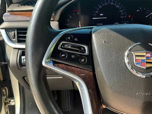 Used 2015 Cadillac XTS Luxury image 17