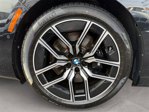 Certified 2025 BMW i7 eDrive50 w/ M Sport Package image 14