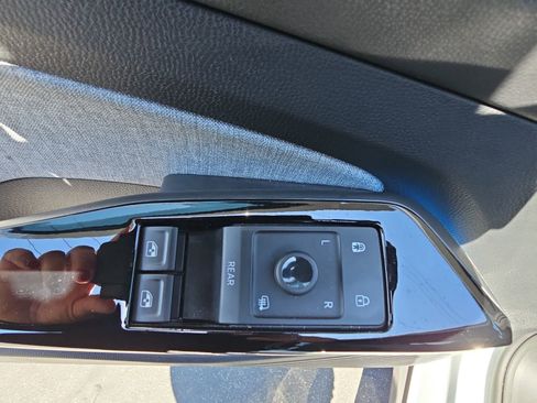 Used 2023 Volkswagen ID.4 Pro RWD image 26