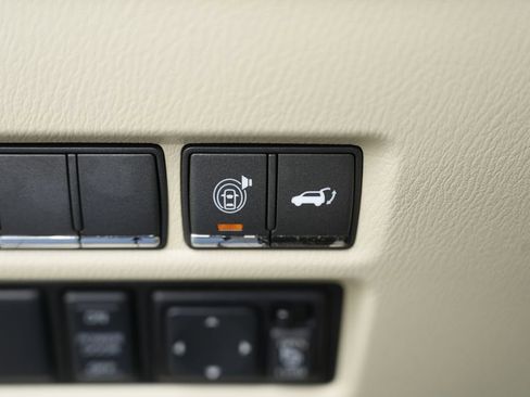 Used 2012 INFINITI QX56 4WD w/ Deluxe Touring Pkg image 56