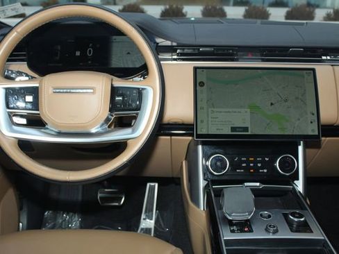 Used 2023 Land Rover Range Rover SE image 4