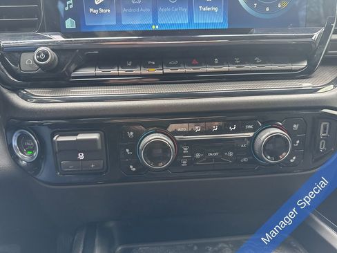 Used 2025 Chevrolet Silverado 2500 ZR2 w/ Technology Package image 13