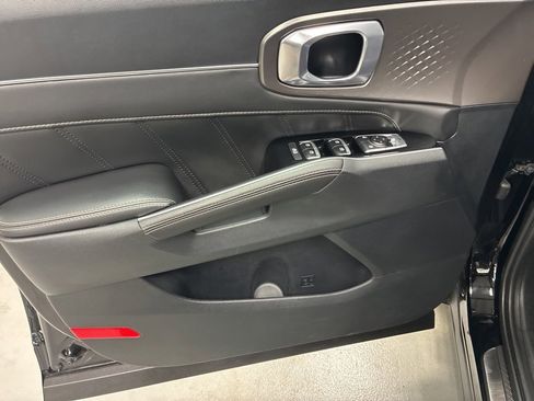 Used 2023 Kia Sorento SX image 28