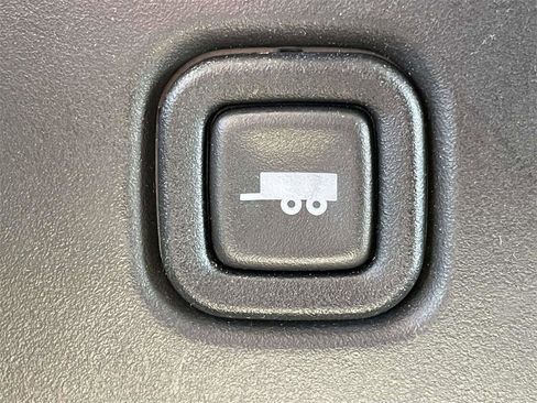 Used 2021 Chevrolet Express 2500 w/ Communications Package image 23