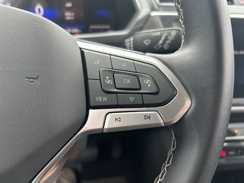 Certified 2023 Volkswagen Tiguan SE image 18