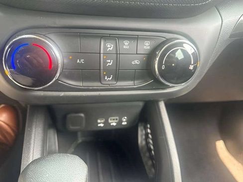 Used 2023 Chevrolet TrailBlazer LS FWD image 13