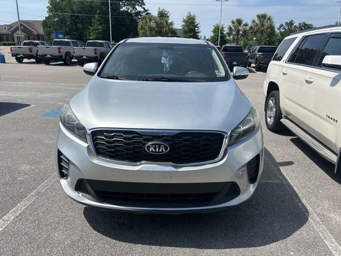 Used 2019 Kia Sorento L FWD image 2