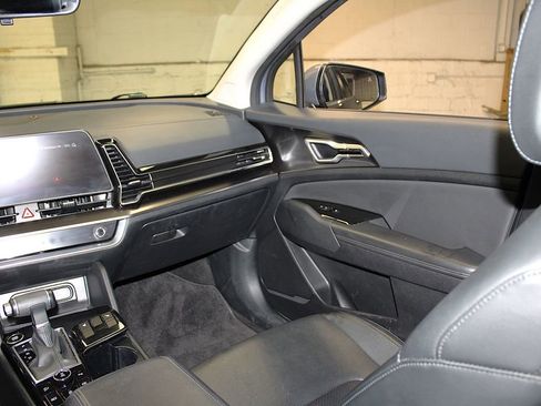Used 2024 Kia Sportage EX AWD/4WD image 32