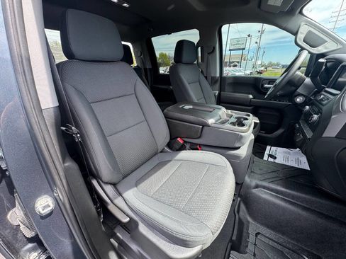 Used 2020 Chevrolet Silverado 2500 Custom w/ Custom Value Package image 10