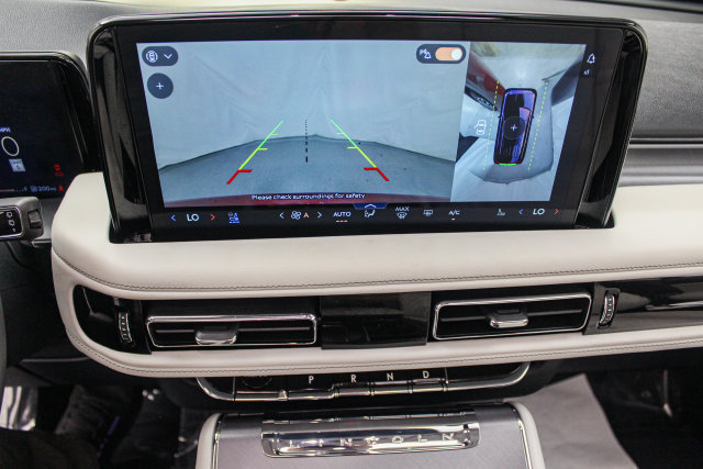 Used 2025 Lincoln Aviator AWD image 29