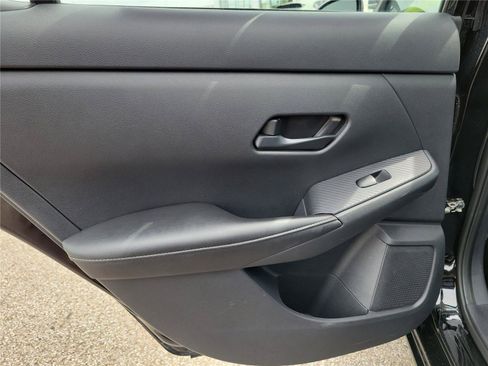 Used 2024 Nissan Sentra SV FWD image 15