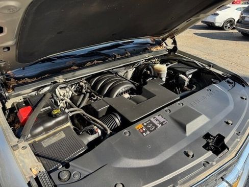 Used 2016 Chevrolet Suburban LT image 25