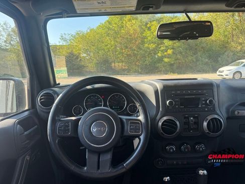 Used 2015 Jeep Wrangler Unlimited Sport w/ Quick Order Package 24S image 31