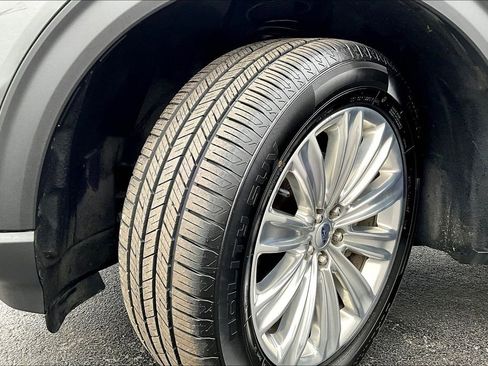 Used 2020 Ford Explorer Limited image 38