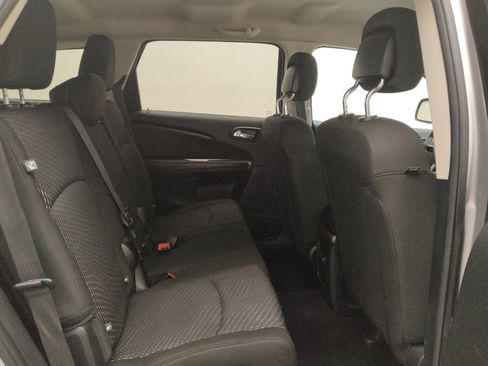 Used 2020 Dodge Journey SE FWD image 19