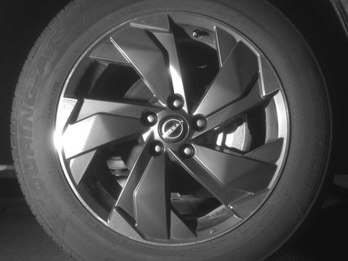 Used 2025 Nissan Rogue SV FWD image 13