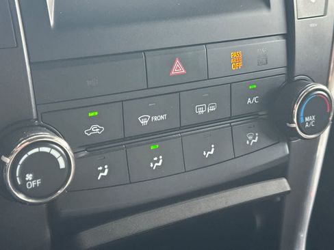 Used 2016 Toyota Camry SE FWD image 22