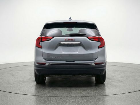 Used 2024 GMC Terrain SLE image 7