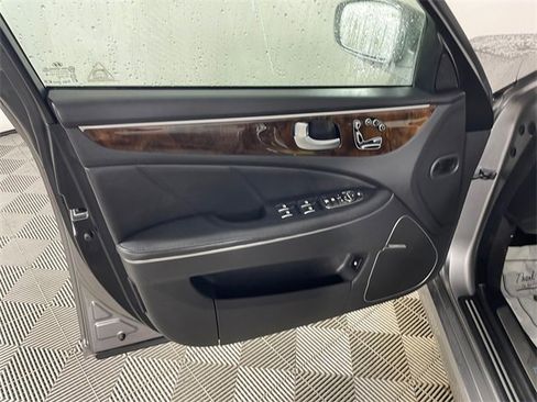 Used 2011 Hyundai Equus Ultimate image 19