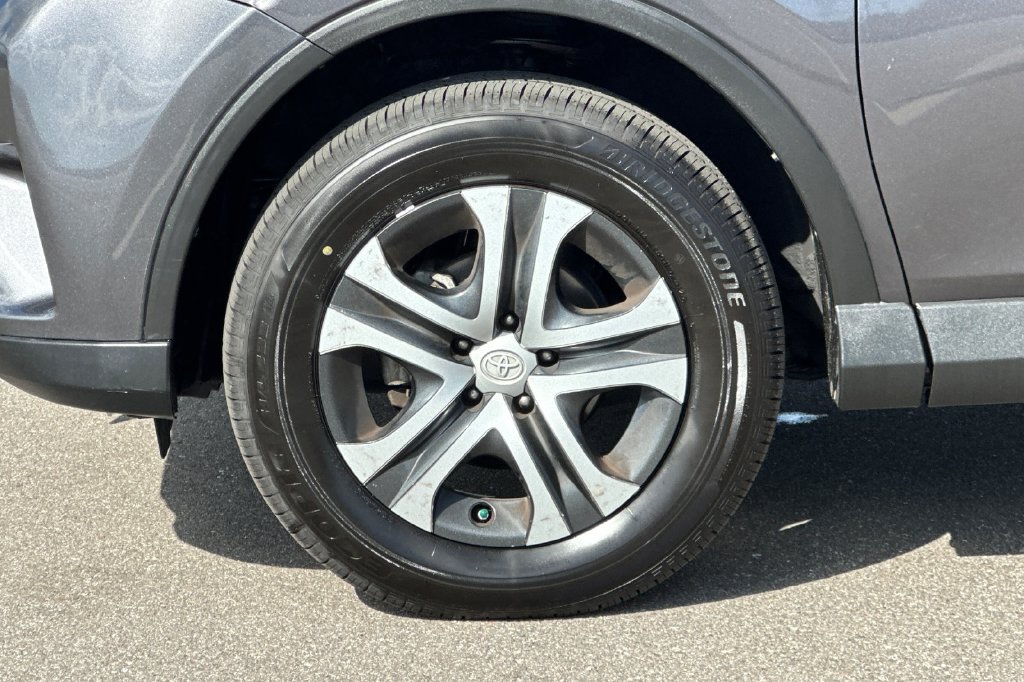 Used 2017 Toyota RAV4 LE FWD image 24