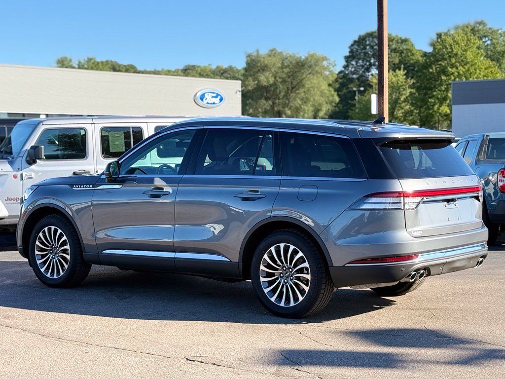 Used 2024 Lincoln Aviator Reserve w/ Elements Package Plus AWD/4WD image 40