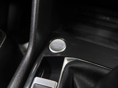 Used 2022 Volkswagen Tiguan SE AWD/4WD image 18
