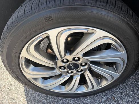Used 2022 Lincoln Navigator 2WD image 27